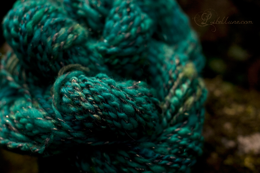 handspun yarn by libellune.com